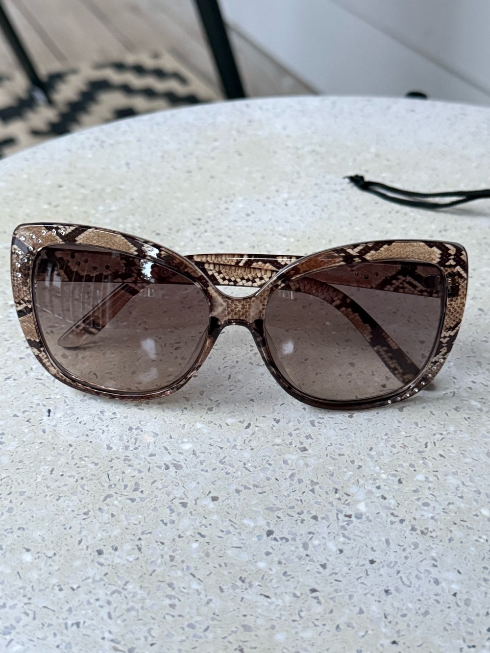 Guess Women's Cat-Eye Sunglasses in Brown Snake-Print GF0383-45F - Picture 11 of 12